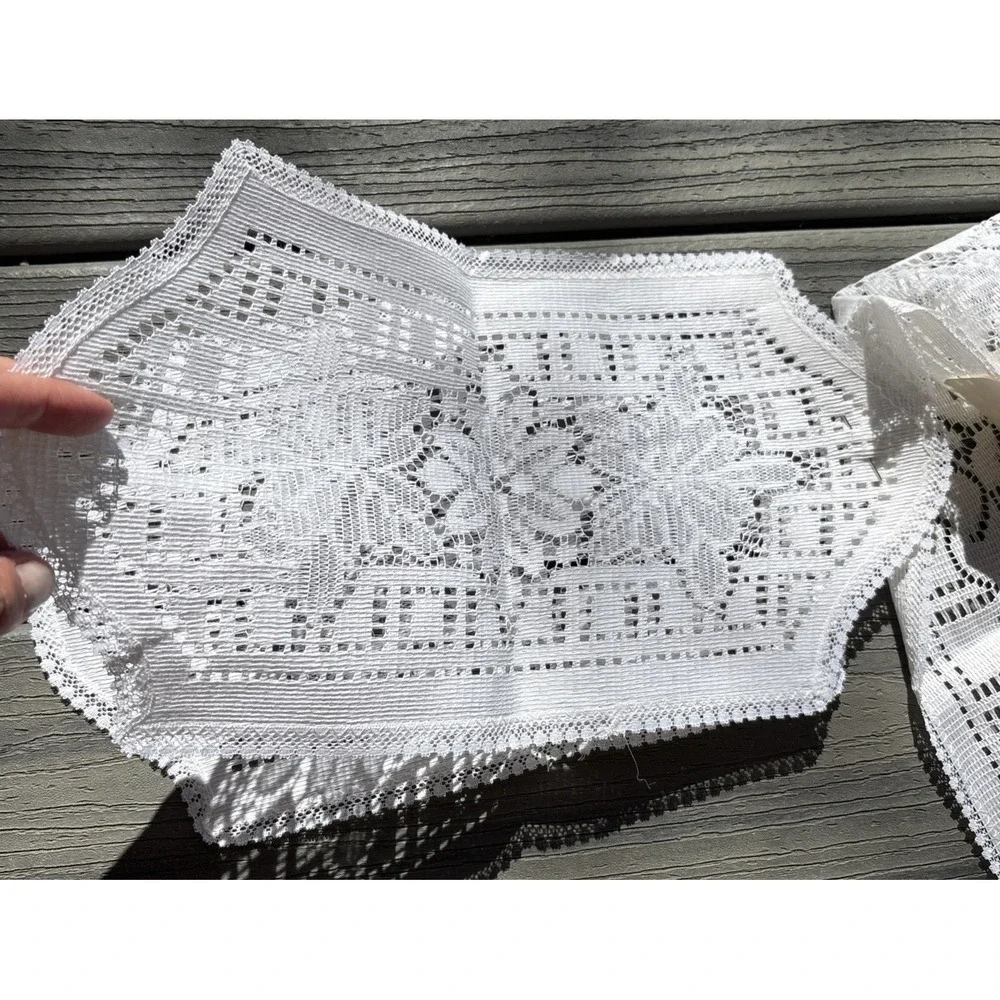 3 Vintage Doilies usa Lady G Linen Cottage Fairy Core Crochet Table Decor White